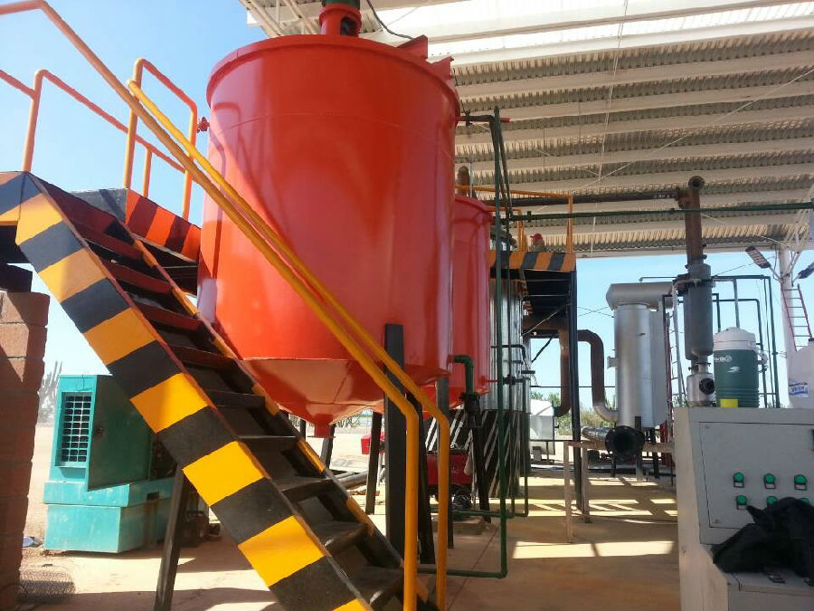 Waste oil distillation equipment in Mexico almost finished installation