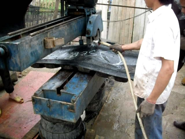 OTR Tyre cutting machine runing video