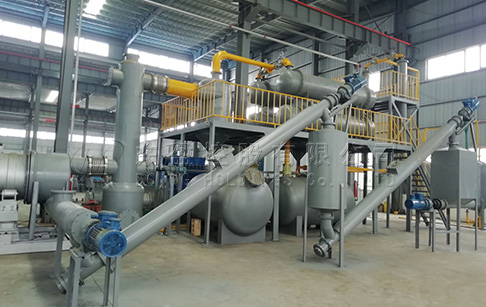 What should I do if the power goes off during the operation of the waste tire pyrolysis plant?